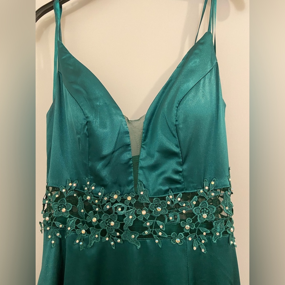 Emerald green size 5 silk prom dress from City Triangles brand